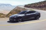 Tesla's nieuwe Summon-functie verandert voertuigen in gigantische RC-auto's