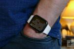 Apple Watch Series 5、Samsung Galaxy WatchがBest Buyのセール箱に登場