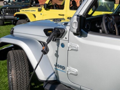 De Jeep Wrangler 4xe heeft opnieuw een batterijterugroepactie gehouden vanwege brandproblemen