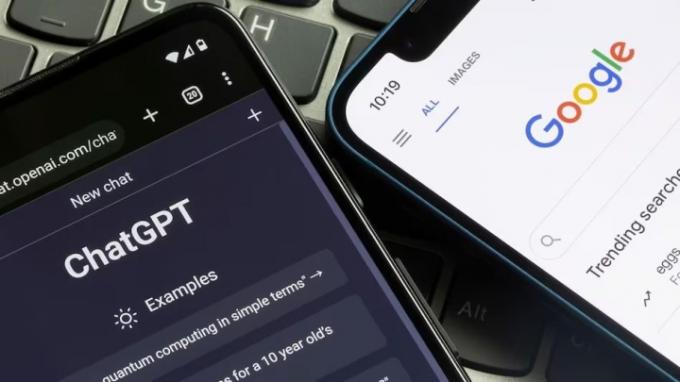 ChatGPT kontra Google på smartphones.