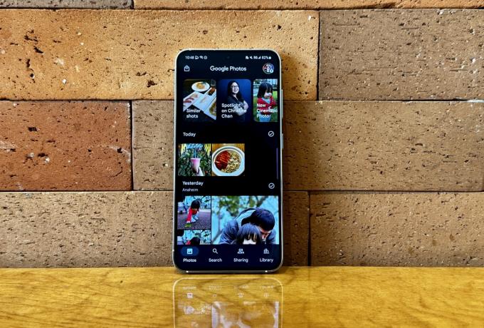 Samsung Galaxy S23 näitab Google'i fotosid